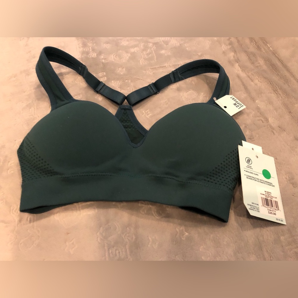 Sports bra with support/adjustable straps